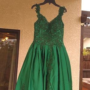 Full elegant emerald green embroidered prom dress
